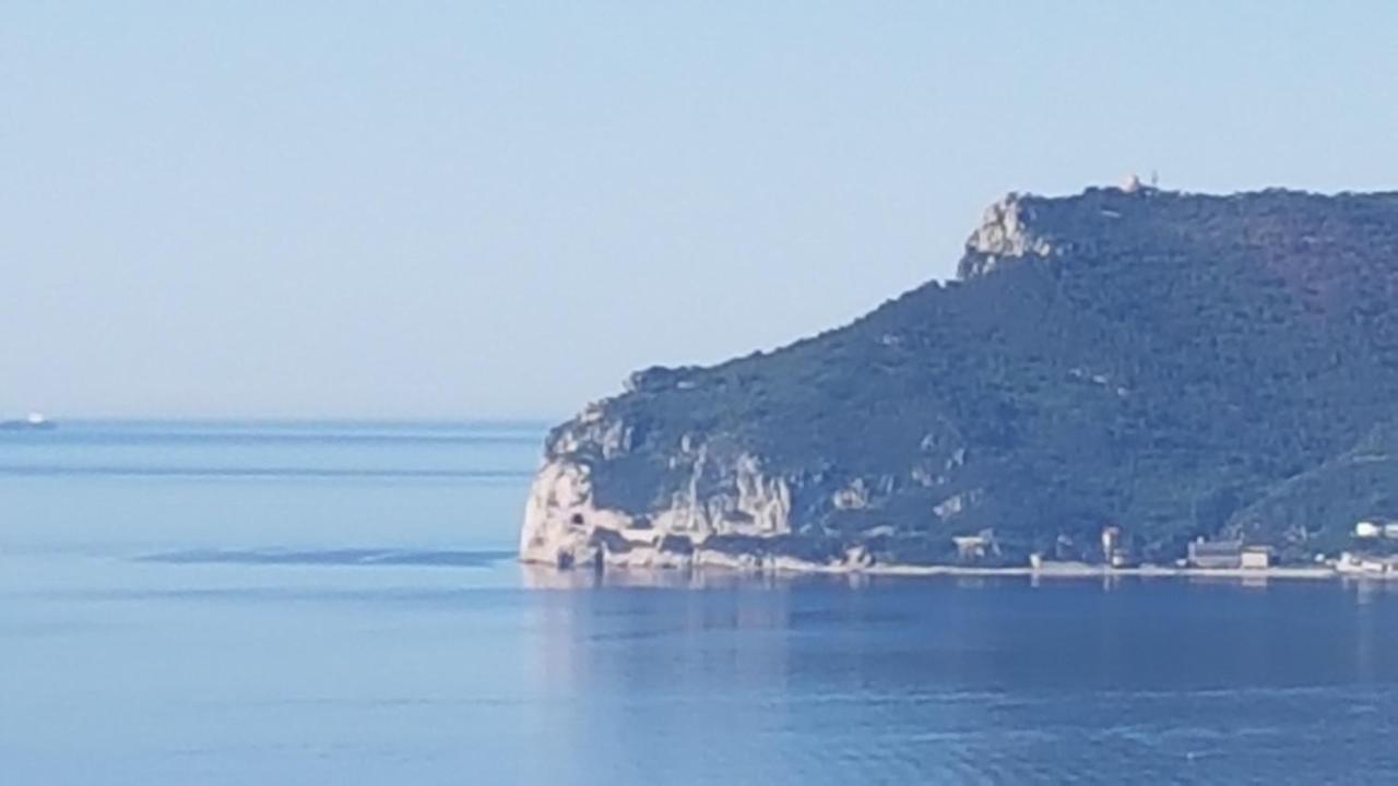 Le Terre Del Drago Apartment Bergeggi Bagian luar foto