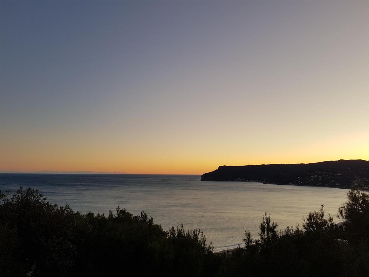 Le Terre Del Drago Apartment Bergeggi Bagian luar foto